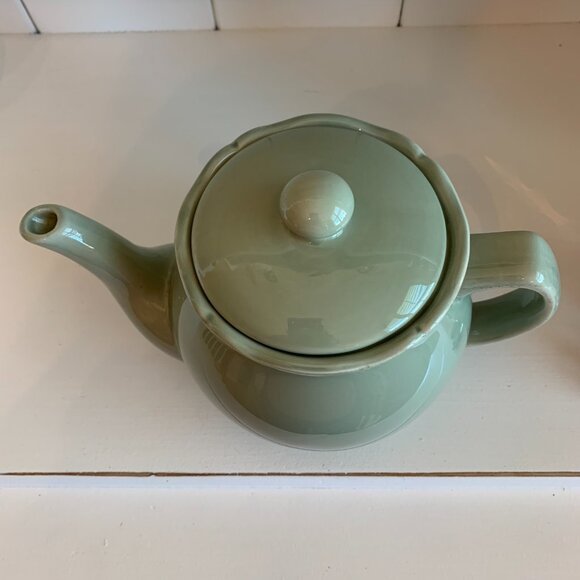 Vintage Farmhouse French Cottage Moss Green 6 cup Teapot with Scalloped Rim - Picture 3 of 6